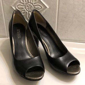 Black peep-toe pumps with rubber soles